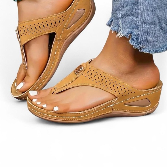 Casual Strappy Platform Sandals | Size 42 (approx Women’s 9-9.5) - Picture 2 of 8